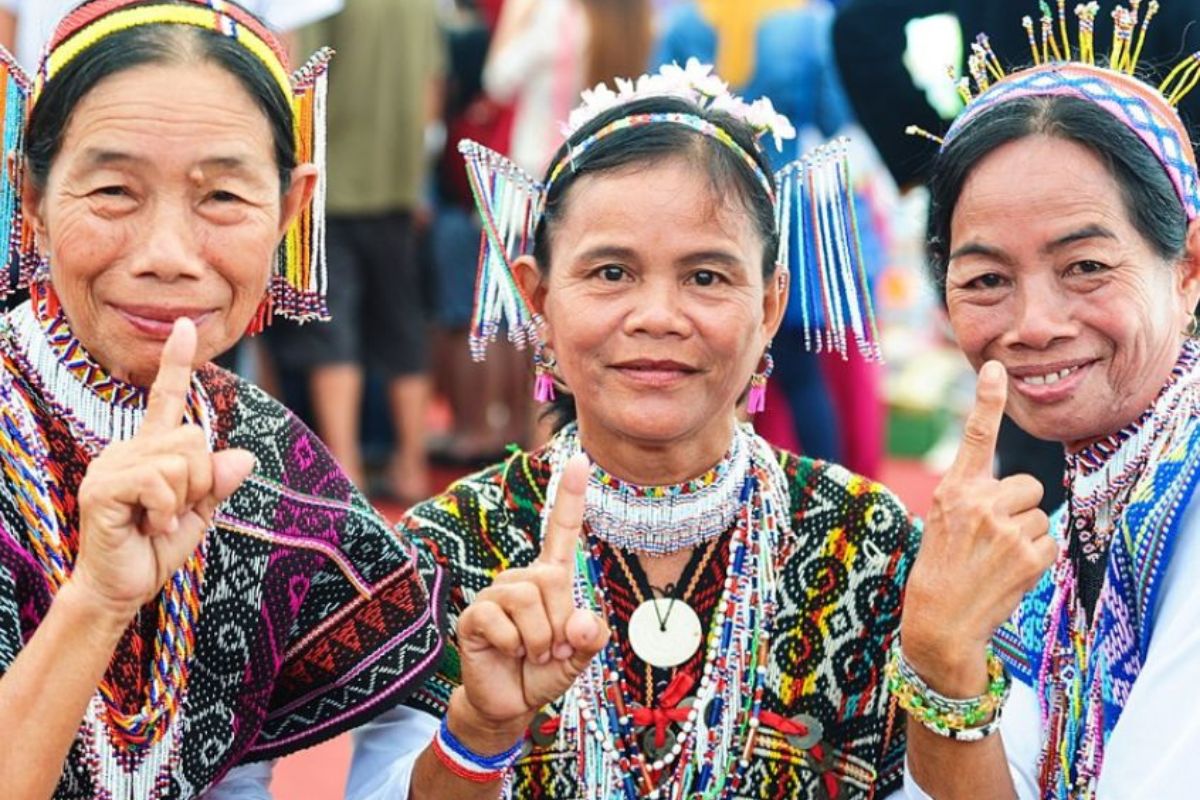 ผู้มีปัญหาสถานะบุคคลและกลุ่มชาติพันธุ์